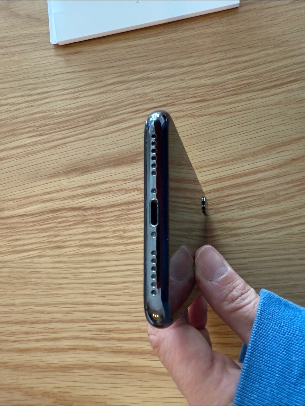Apple iPhone X A1865 Unlocked 64GB Space Gray-corner Of Screen Blemish - Picture 4 of 5